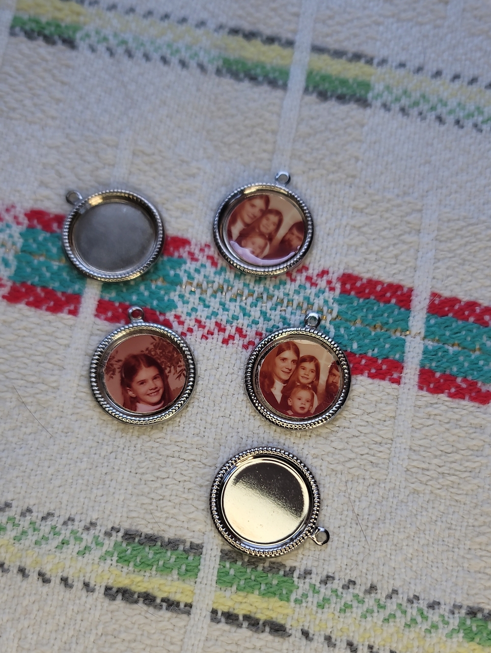 Round Silver 70s Family Photo Locket Frames Beaded Edge - Crafter's Set of 5